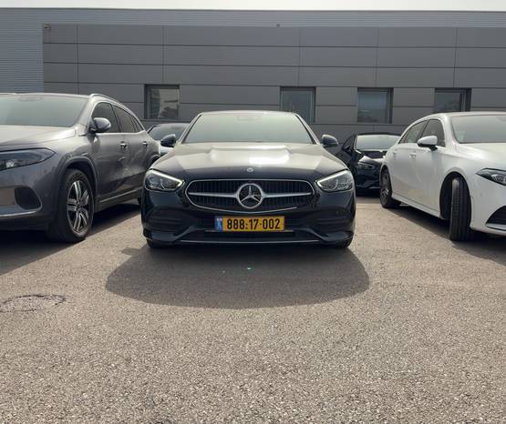 מרצדס C-Class 2023 -  מבט קדמי 