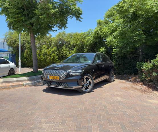GENESIS GV70 EV 2024 -  מבט צדדי 