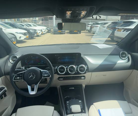 מרצדס GLA 2022 -  פנים הרכב 