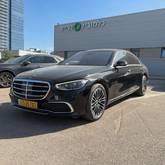 מבט צדדי שחור 2024מרצדס S-Class