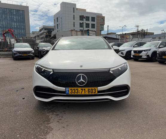 מרצדס EQS 2023 -  מבט קדמי 