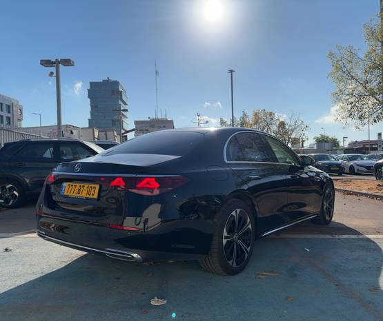 מרצדס E-Class (W214) 2026 -  מבט אחורי 