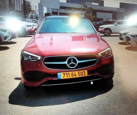 מרצדס C-Class 2024 -  מבט קדמי 