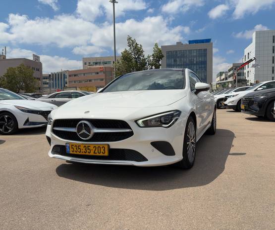 מרצדס CLA 2023 -  מבט קדמי 