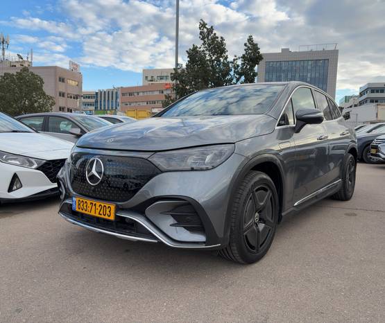 מרצדס EQE SUV 2024 -  מבט צדדי 