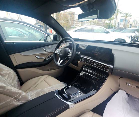 מרצדס EQC 2024 -  פנים הרכב 