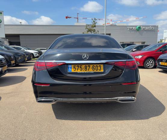 מרצדס S-Class 2024 -  מבט אחורי 