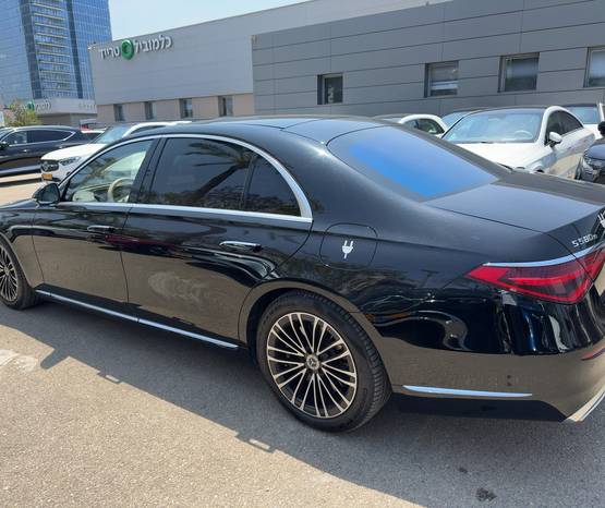 מרצדס S-Class 2023 -  מבט אחורי 