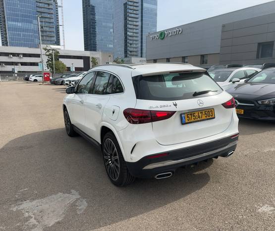 מרצדס GLA 2024 -  מבט אחורי 