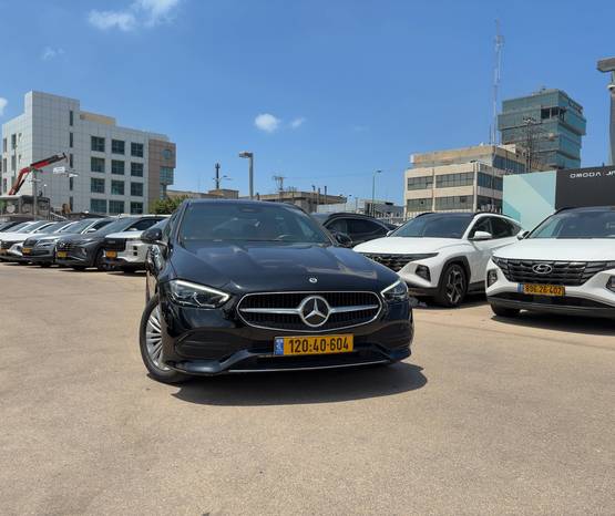 מרצדס C-Class 2025 -  מבט קדמי 