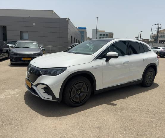 מרצדס EQE SUV 2024 -  מבט צדדי 