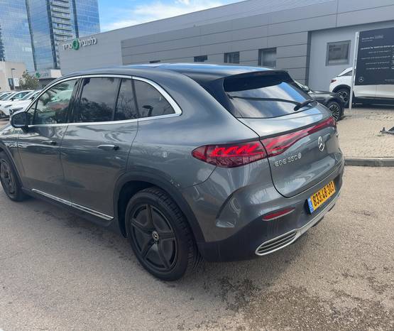 מרצדס EQE SUV 2024 -  מבט אחורי 