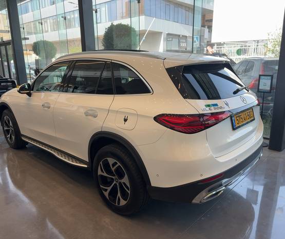מרצדס GLC 2024 -  מבט אחורי 