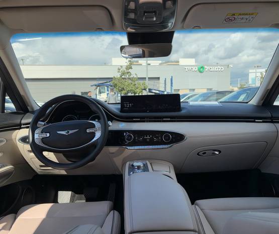 GENESIS GV70 2024 -  פנים הרכב 