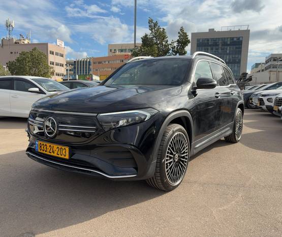 מרצדס EQB 2024 -  מבט צדדי 