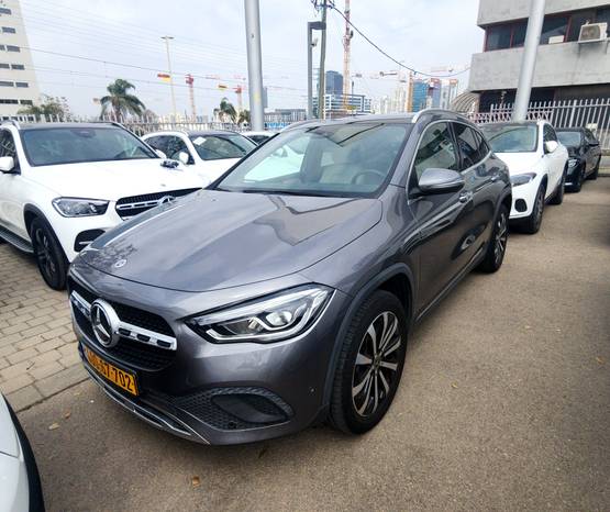 מרצדס GLA 2021 -  מבט צדדי 