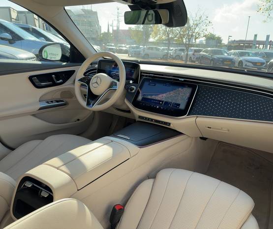 מרצדס E-Class (W214) 2026 -  תא המטען
