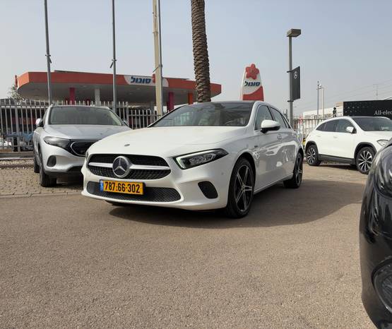 מרצדס A-Class 2022 -  מבט צדדי 