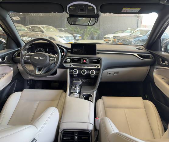 GENESIS G70 2024 -  פנים הרכב 