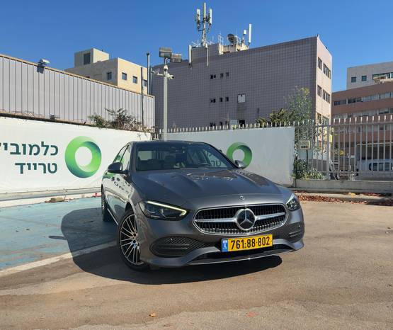 מרצדס C-Class 2022 -  מבט קדמי 