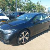 מבט צדדי שחור 2022מרצדס EQS