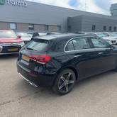 מבט צדדי שחור 2023מרצדס A-Class