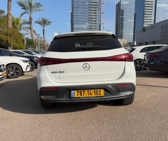 מרצדס EQA 2022 -  תא המטען
