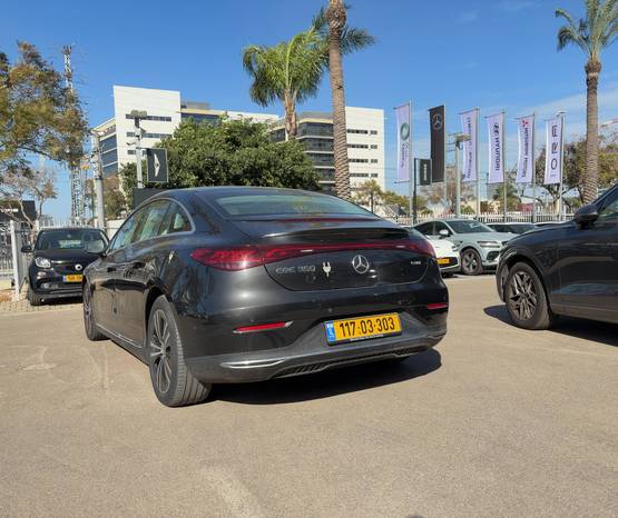 מרצדס EQE 2023 -  מבט אחורי 