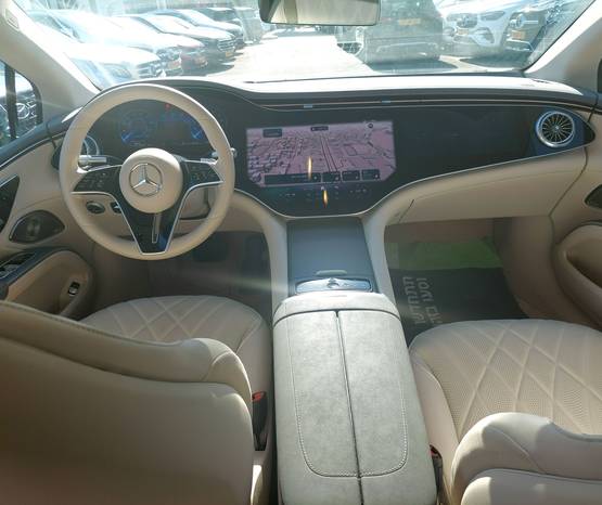 מרצדס EQS 2023 -  תא המטען
