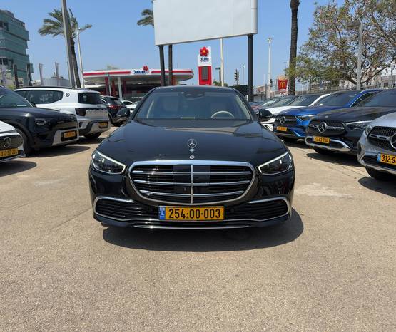 מרצדס S-Class 2023 -  מבט קדמי 