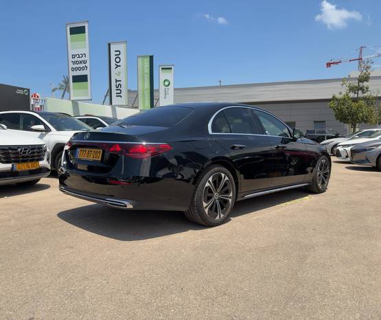 מרצדס E-Class (W214) 2026 -  מבט אחורי 