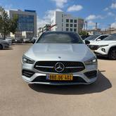 מבט צדדי כסף 2022מרצדס CLA