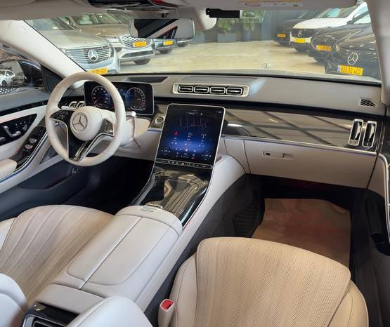 מרצדס S-Class 2023 -  תא המטען
