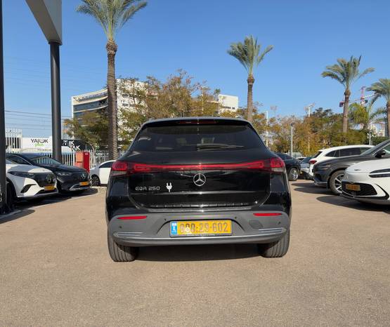 מרצדס EQA 2023 -  תא המטען
