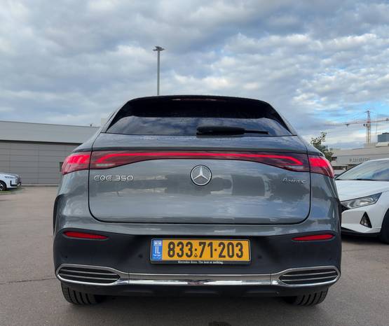 מרצדס EQE SUV 2024 -  מבט אחורי 