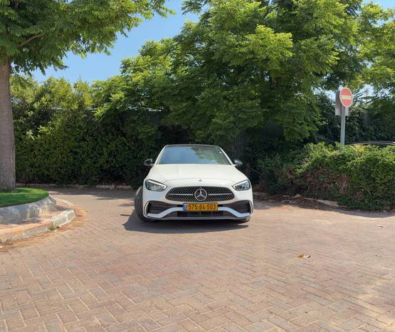 מרצדס C-Class 2024 -  מבט קדמי 
