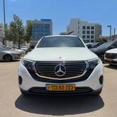 מבט צדדי לבן 2022מרצדס EQC