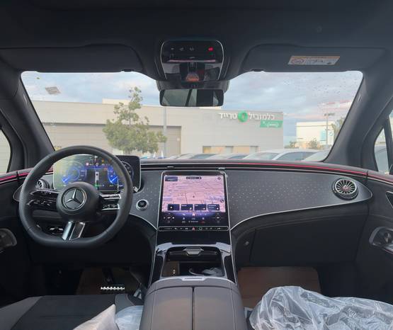 מרצדס EQE SUV 2024 -  פנים הרכב 
