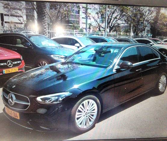 מרצדס C-Class 2025 -  מבט צדדי 