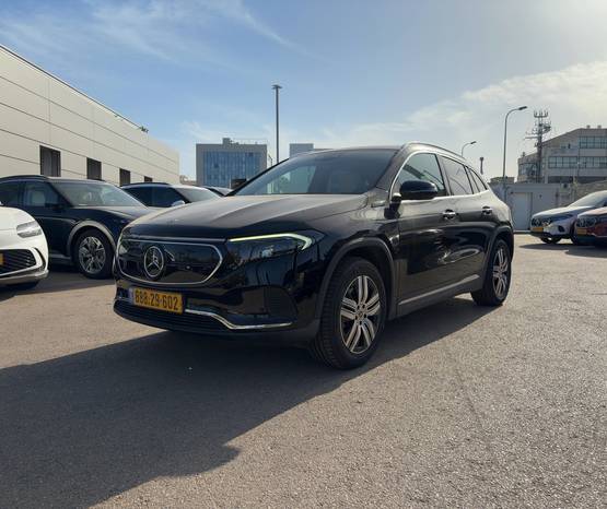 מרצדס EQA 2023 -  מבט צדדי 