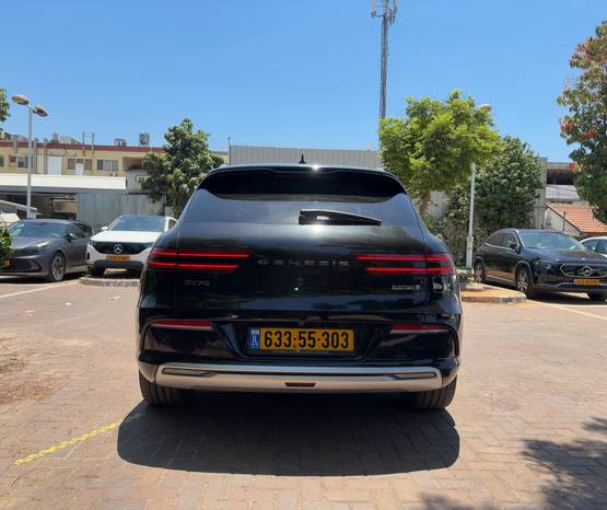 GENESIS GV70 EV 2024 -  מבט אחורי 