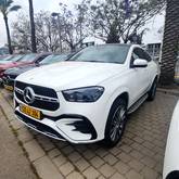 מבט צדדי לבן 2025מרצדס GLE Coupe