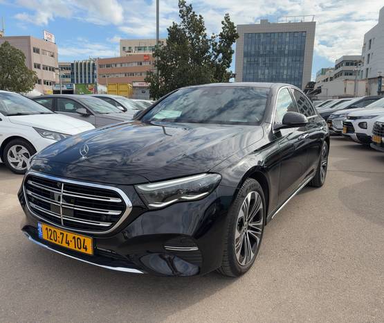 מרצדס E-Class (W214) 2025 -  מבט צדדי 