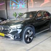 מבט צדדי שחור 2023מרצדס GLC