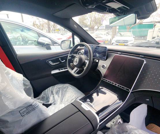 מרצדס EQE SUV 2024 -  פנים הרכב 