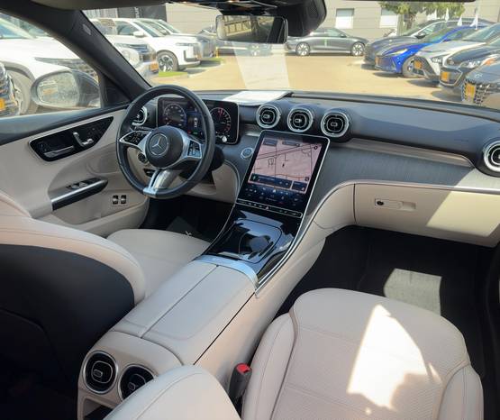 מרצדס C-Class 2023 -  תא המטען
