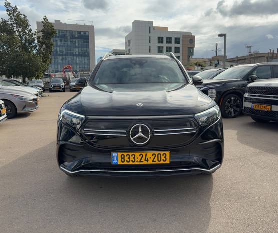 מרצדס EQB 2024 -  מבט קדמי 