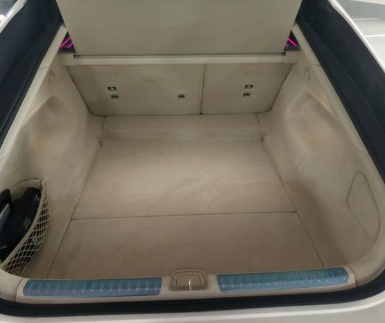 מרצדס EQS 2023 -  תא המטען
