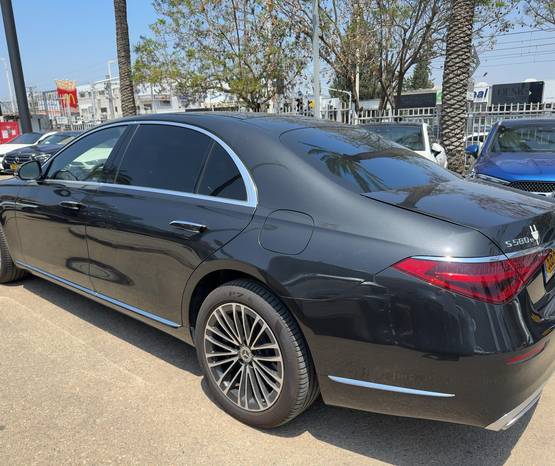 מרצדס S-Class 2024 -  מבט אחורי 