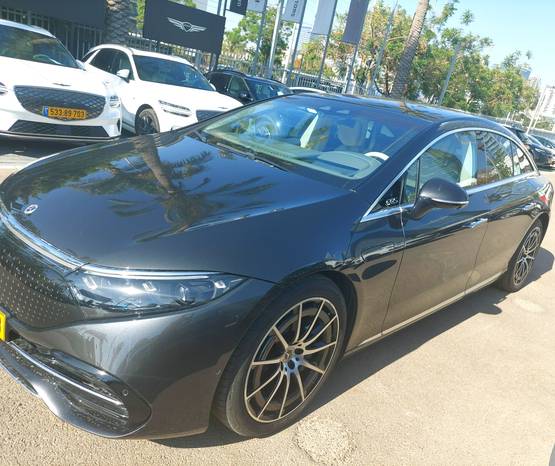 מרצדס EQS 2023 -  מבט צדדי 